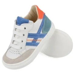 sneakers wit