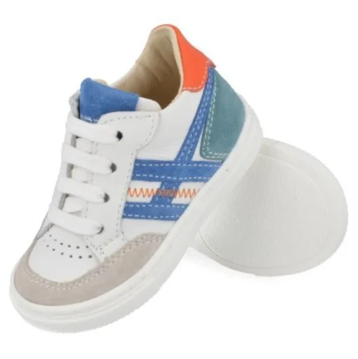 sneakers wit