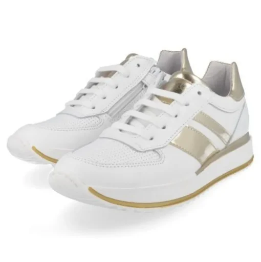 sneakers wit
