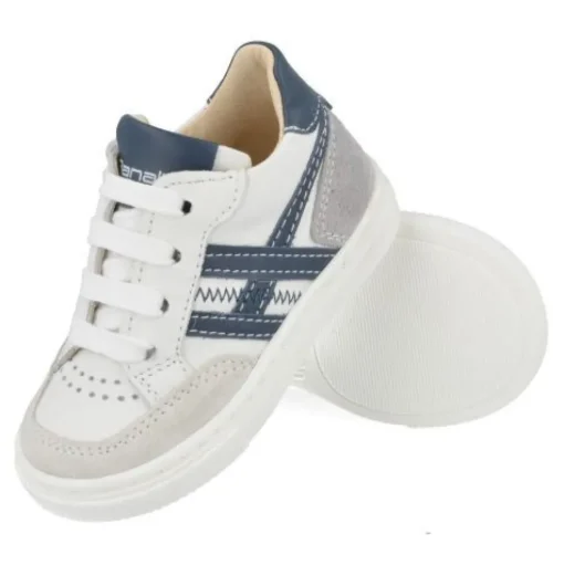 sneakers wit