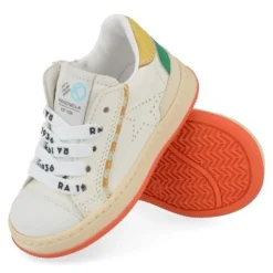 sneakers wit