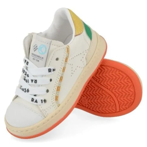 sneakers wit