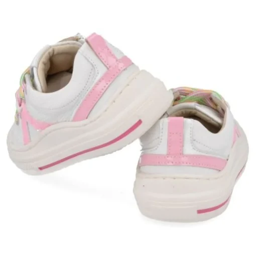 sneakers wit