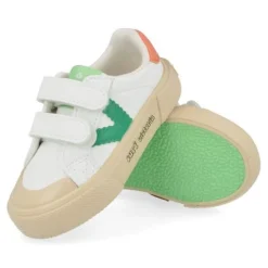 sneakers wit