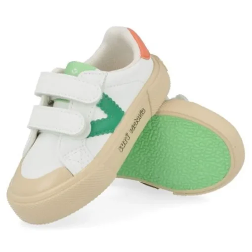 sneakers wit