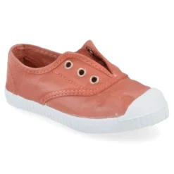 sport-en speelschoenen roest